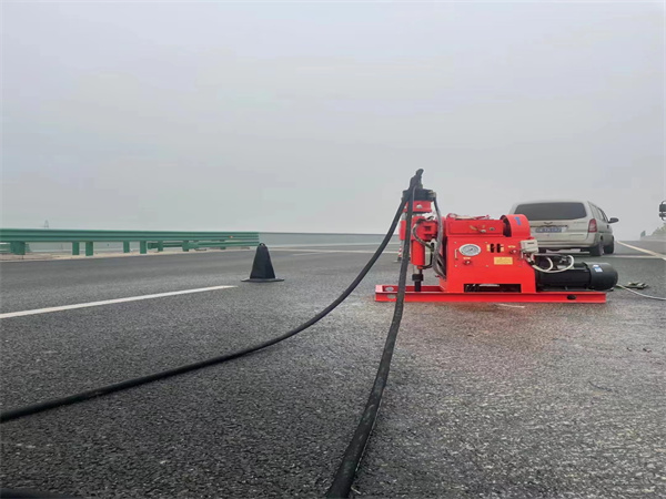 坡心镇马路路基路面开裂下沉注浆加固灌浆